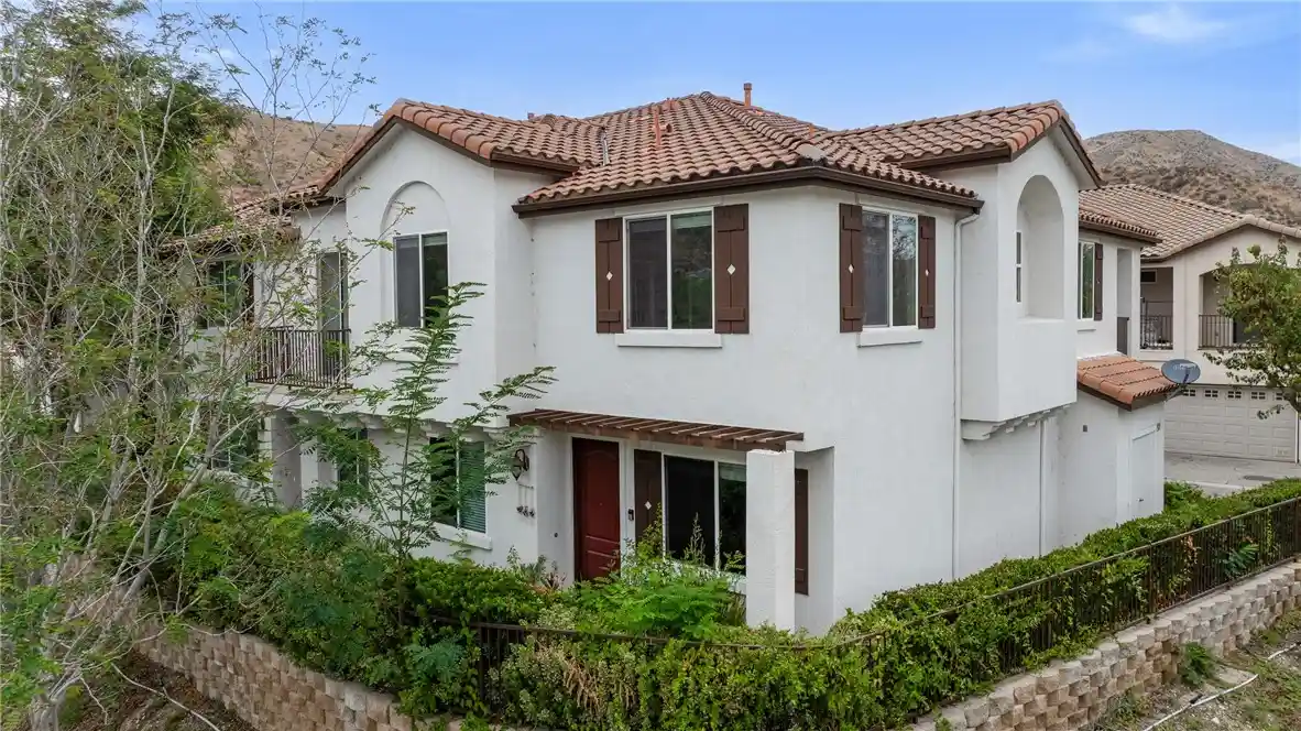 Townhouse for sale at 28024 Catherine, Canyon Country, CA 91351 | MLS# SR26207368