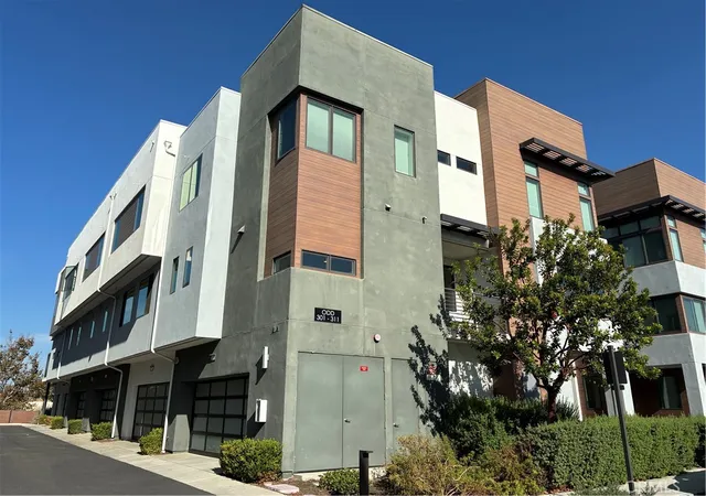 Photo 2 of Condo for sale at 311 Lodestar, Tustin, CA 92782 | MLS# OC26207346 | Listing updated on 2026-10-08