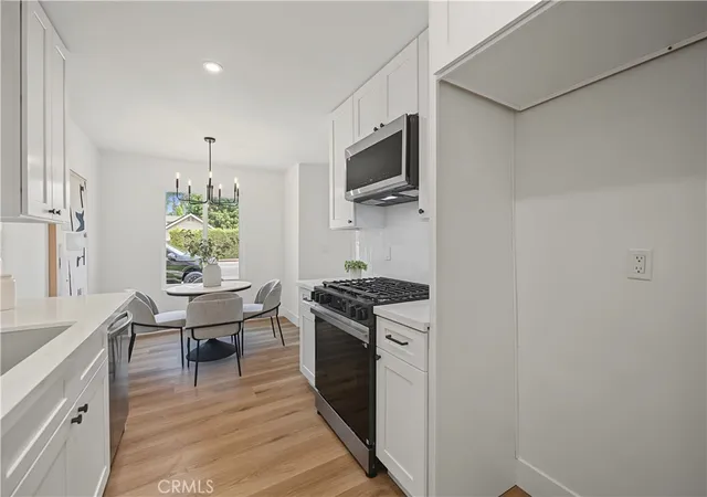 Listing Photo 3 - Condo for sale in building located at 700 W La Veta Ave, Orange, CA 92868 - Unit #N5