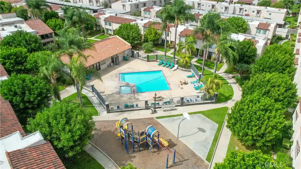 Listing Photo 44 - Condo for sale in 700 W La Veta Ave located at 700 W La Veta Ave, Orange, CA 92868 - Unit #N5