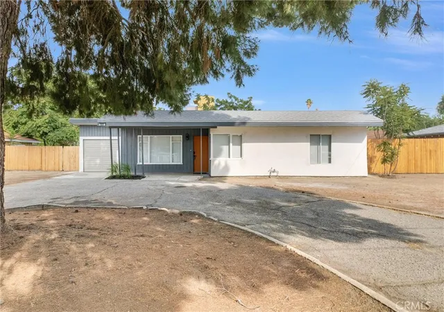 Single family home for sale at 236 S San Jacinto, Hemet, CA 92543 | MLS# PW26205842