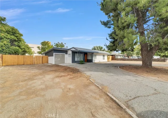 Photo 1 of Single family home for sale at 236 S San Jacinto, Hemet, CA 92543 | MLS# PW26205842 | Listing updated on 2026-10-28