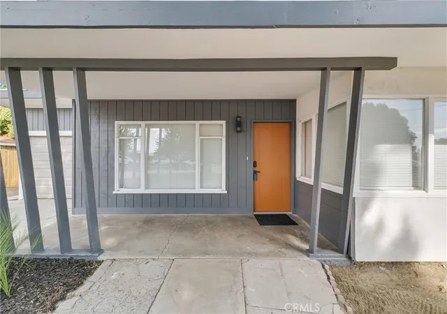 Photo 3 of Single family home for sale at 236 S San Jacinto, Hemet, CA 92543 | MLS# PW26205842 | Listing updated on 2026-10-28