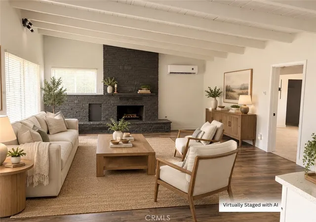 Photo 4 of Single family home for sale at 236 S San Jacinto, Hemet, CA 92543 | MLS# PW26205842 | Listing updated on 2026-10-28