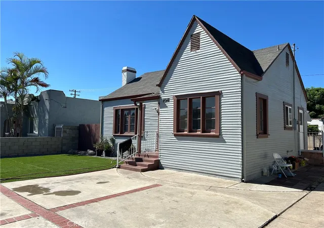 Photo 30 of Single family home for sale at 1018 S Halladay, Santa Ana, CA 92701 | MLS# DW26206643 | Listing updated on 2026-10-07