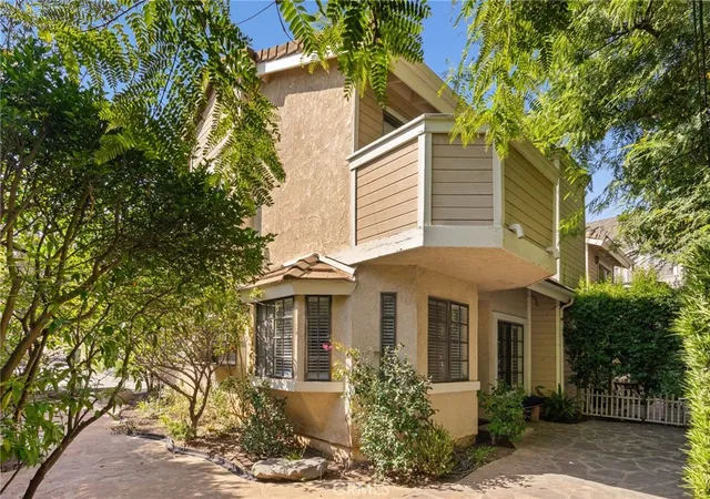 Photo 2 of Condo for sale at 689 W Sierra Madre, Sierra Madre, CA 91024 | MLS# AR26203625 | Listing updated on 2026-10-07
