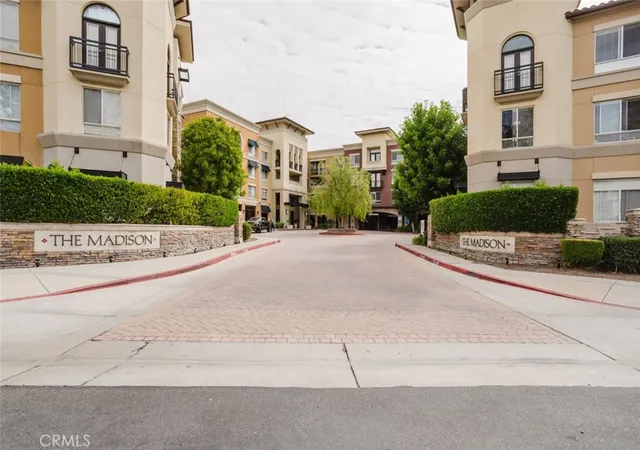 Photo 3 of Condo for sale at 24505 Town Ctr Dr #7205, Valencia, CA 91355 | MLS# SR26207527 | Listing updated on 2026-09-23