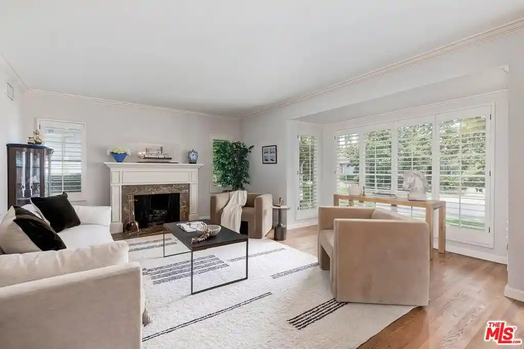 Photo 1 of Sale Pending at 169 S Gretna Green Way, Los Angeles, CA 90049 | MLS# 26991081 | Listing updated on 2026-10-19