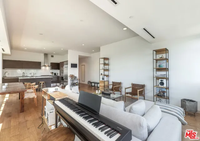 Photo 3 of Condo for sale at 3111 Via Dolce #404, Marina Del Rey, CA 90292 | MLS# 26991621 | Listing updated on 2026-09-30