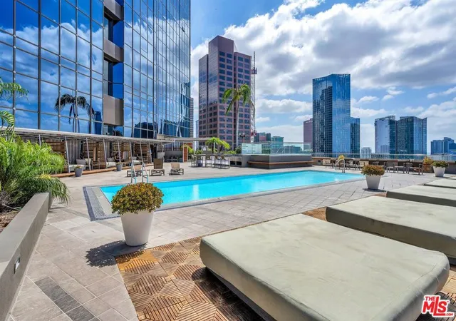 Listing Photo 1 - Condo for sale in 1100 Wilshire located at 1100 Wilshire Blvd, Los Angeles, CA 90017 - Unit #2605