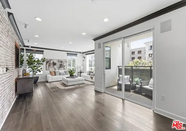 Photo 3 of Sale Pending at 12534 W Fielding Cir #3, Playa Vista, CA 90094 | MLS# 26991491 | Listing updated on 2026-09-29