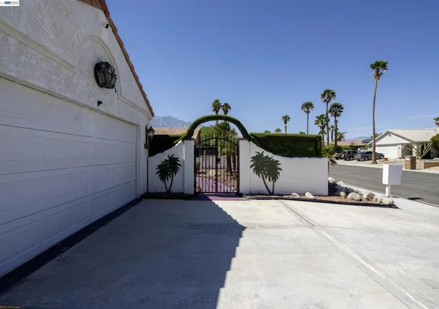 Photo 3 of Sale Pending at 67715 Medano Rd, Cathedral City, CA 92234 | MLS# 41149086 | Listing updated on 2026-09-28
