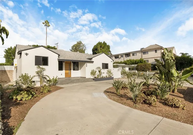 Photo 2 of Single family home for sale at 6341 Ranchito, Van Nuys, CA 91401 | MLS# SR26207600 | Listing updated on 2026-10-13