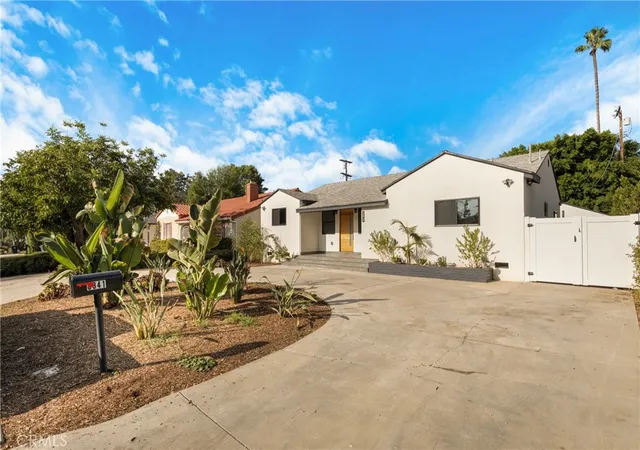 Photo 3 of Single family home for sale at 6341 Ranchito, Van Nuys, CA 91401 | MLS# SR26207600 | Listing updated on 2026-10-13