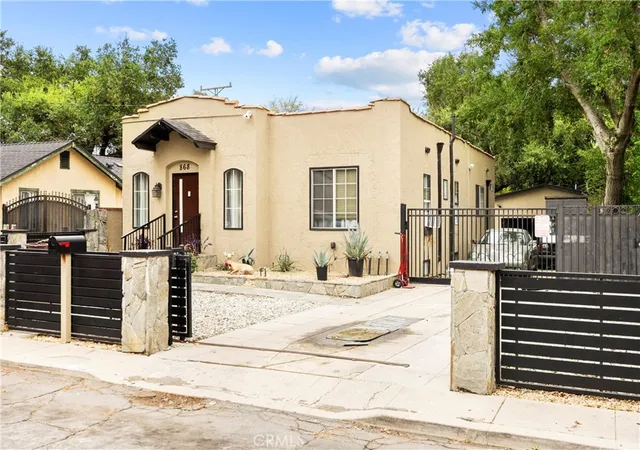 Photo 2 of Single family home for sale at 868 W Calaveras, Altadena, CA 91001 | MLS# CV26207050 | Listing updated on 2026-09-30