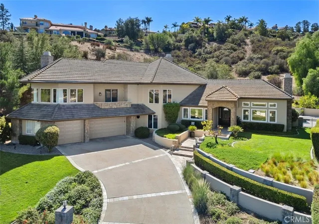 Photo 1 of Single family home for sale at 22499 Bear Crk Dr S, Murrieta, CA 92562 | MLS# SW26207731 | Listing updated on 2026-10-11