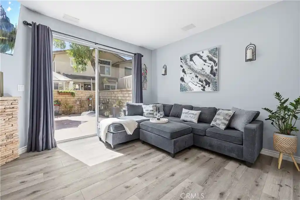 Townhouse for sale at 26503 Morro Bay Dr, Valencia, CA 91354 | MLS# SR26198883