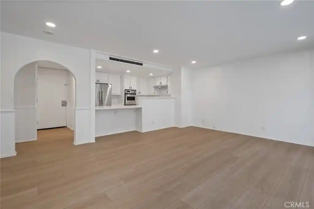 Listing Photo 2 - Condo for sale in 2160 Century Park E located at 2160 Century Park E, Los Angeles, CA 90067 - Unit #110