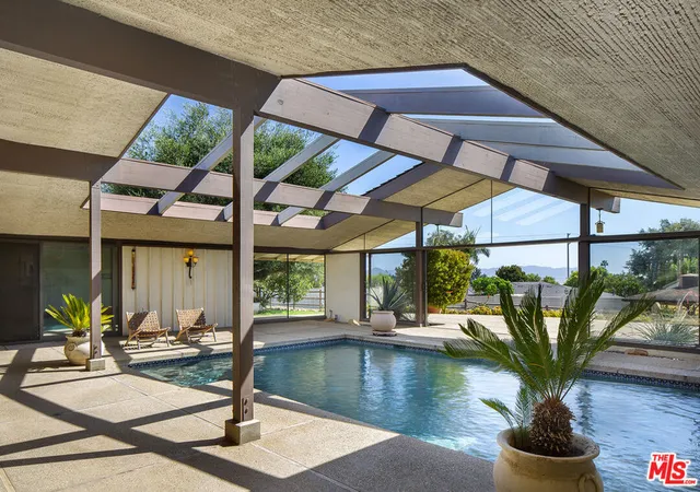 Photo 2 of Single family home for sale at 87 Vientos Rd, Camarillo, CA 93010 | MLS# 26991835 | Listing updated on 2026-10-01
