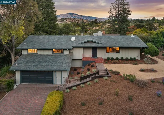Single family home for sale at 220 Grover Ln, Walnut Creek, CA 94596 | MLS# 41149104