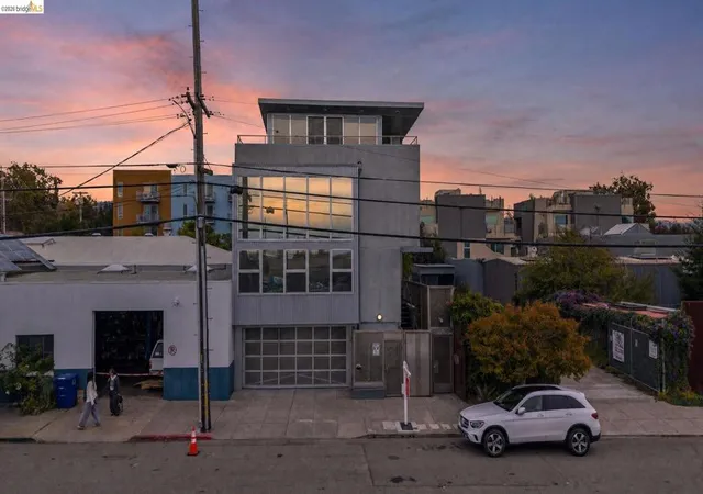 Photo 1 of Townhouse for sale at 2709 10th Street #D, Berkeley, CA 94710 | MLS# 41149113 | Listing updated on 2026-10-01