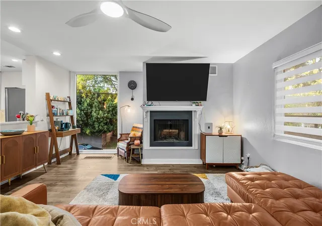 Photo 3 of Condo for sale at 1418 E Florida St #1, Long Beach, CA 90802 | MLS# DW26205596 | Listing updated on 2026-10-10
