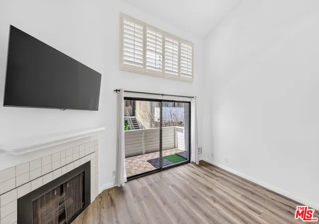 Listing Photo 5 - Condo for sale in building located at 10521 National Blvd, Los Angeles, CA 90034 - Unit #214