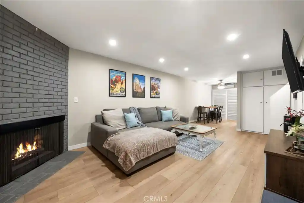 Photo 1 of Condo for sale at 2452 Chelsea Pl #M, Santa Monica, CA 90404 | MLS# PW26207260 | Listing updated on 2026-10-25
