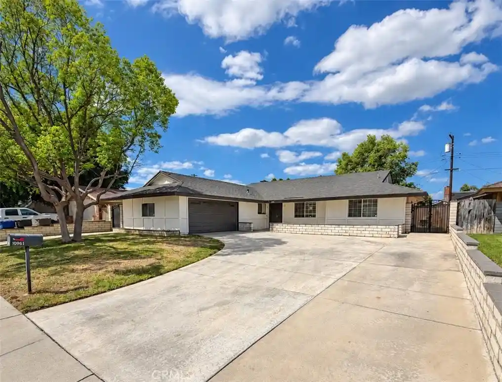 Single family home for sale at 10961 Endicott Dr, Riverside, CA 92505 | MLS# CV26196775