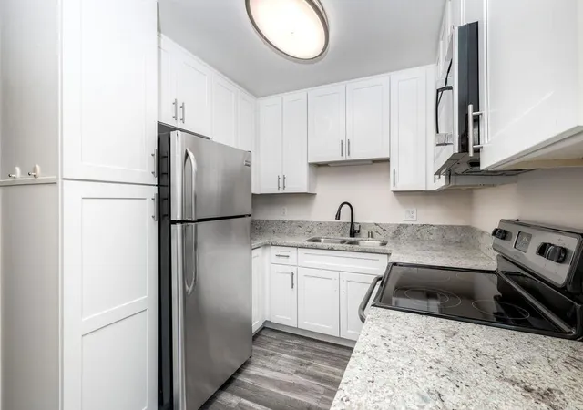 Listing Photo 5 - Condo for sale in building located at 4281 Lowell St, La Mesa, CA 91941 - Unit #23