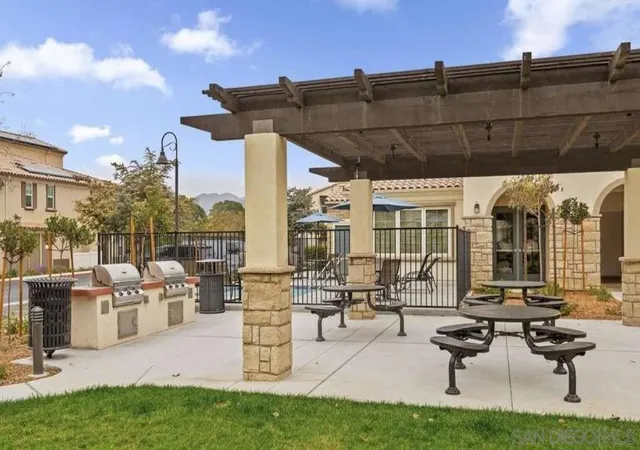 Photo 2 of Townhouse for sale at 5055 Manzano St, Camarillo, CA 93012 | MLS# 260023216SD | Listing updated on 2026-09-23