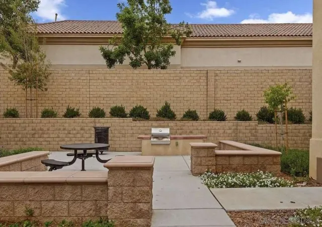 Photo 3 of Townhouse for sale at 5055 Manzano St, Camarillo, CA 93012 | MLS# 260023216SD | Listing updated on 2026-09-23