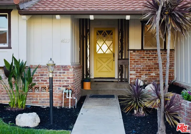 Photo 3 of Single family home for sale at 4623 Don Miguel Dr, Los Angeles, CA 90008 | MLS# 26991125 | Listing updated on 2026-10-10