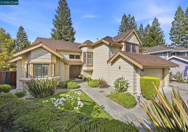 Photo 3 of Single family home for sale at 135 Camden Ct, San Ramon, CA 94582 | MLS# 41149128 | Listing updated on 2026-09-30