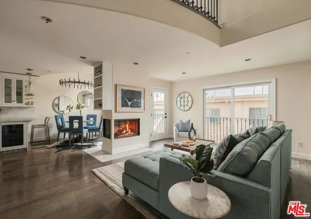 Photo 2 of Condo for sale at 837 18th Street #3, Santa Monica, CA 90403 | MLS# 26989961 | Listing updated on 2026-10-06