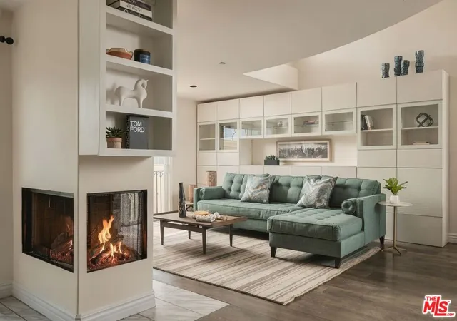 Listing Photo 4 - Condo for sale in building located at 837 18Th St, Santa Monica, CA 90403 - Unit #3