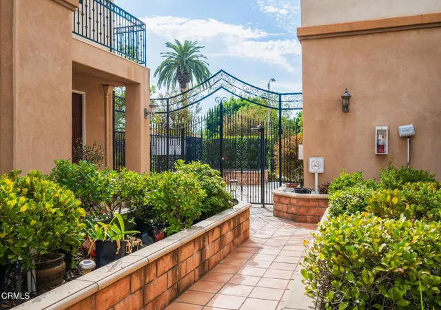 Photo 3 of Townhouse for sale at 46 S 8 Roosevelt Ave #8, Pasadena, CA 91107 | MLS# P1-28948 | Listing updated on 2026-10-01
