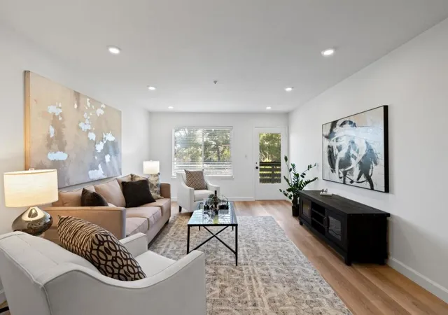 Listing Photo 3 - Condo for sale in building located at 4000 Farm Hl Blvd, Redwood, CA 94061 - Unit #111