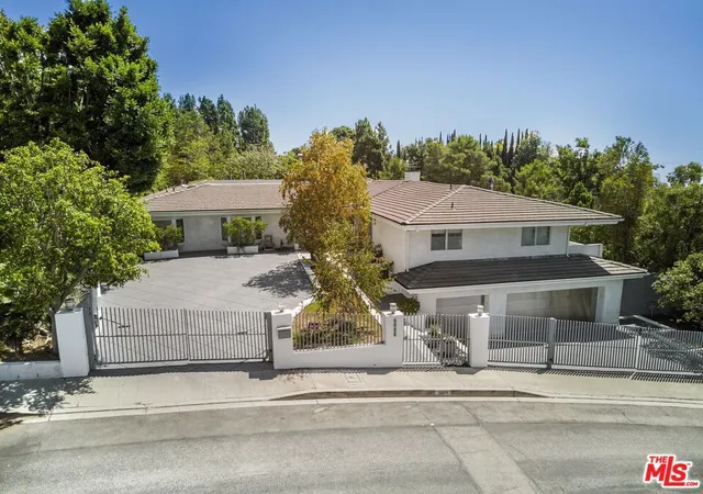 Photo 1 of Single family home for sale at 9626 Highridge Dr, Beverly Hills, CA 90210 | MLS# 26991955 | Listing updated on 2026-10-01