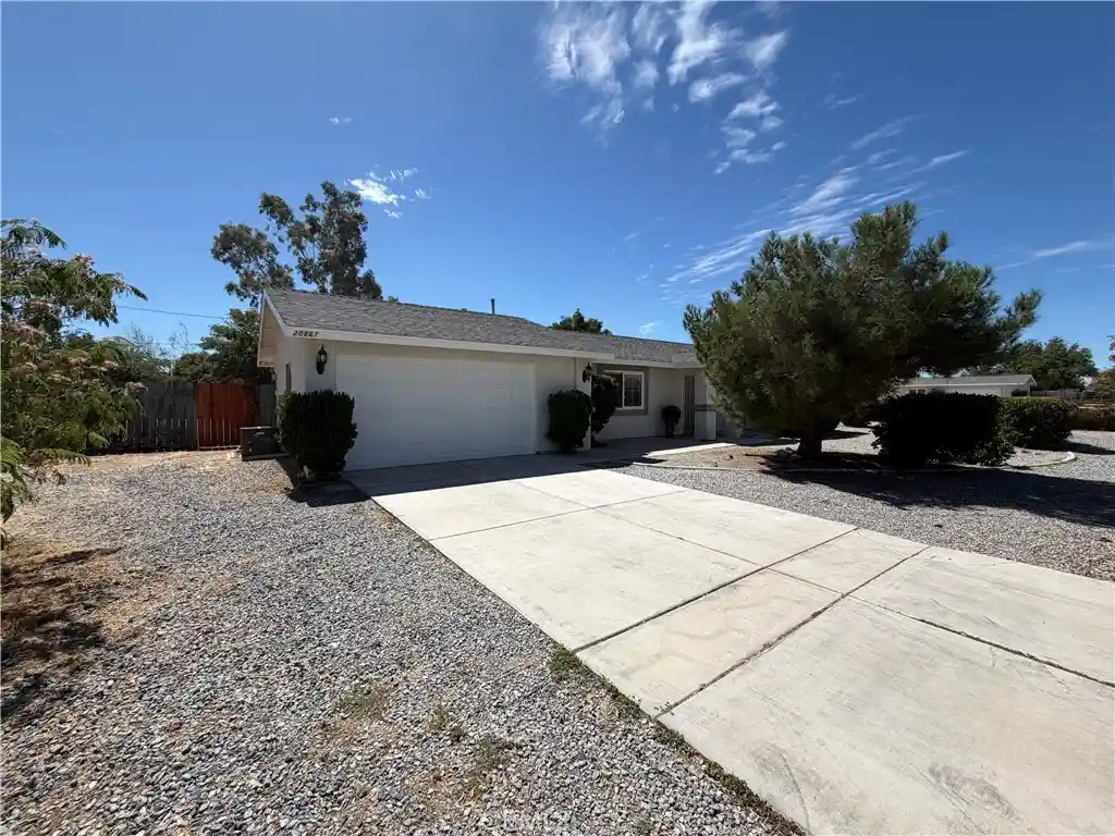 Photo 1 of Single family home for sale at 20861 Lone Eagle, Apple Valley, CA 92308 | MLS# IV26208004 | Listing updated on 2026-10-15