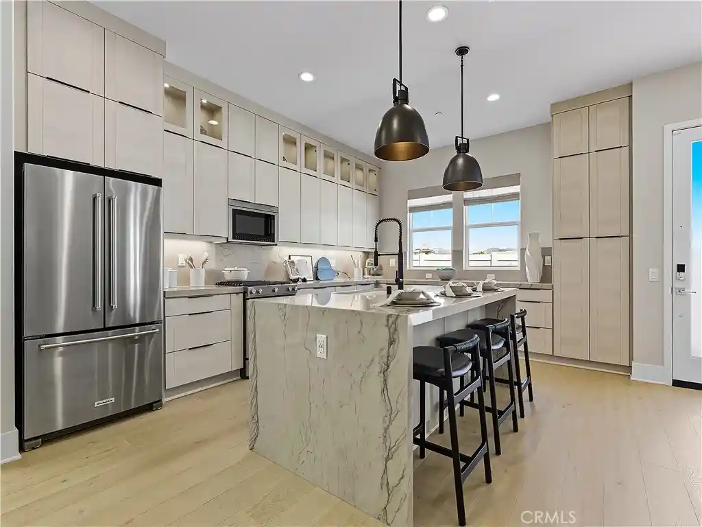 Listing Photo 2 - Condo for sale in 2435 Liv Wy located at 2435 Liv Wy, Montebello, CA 90640 - Unit 2435 Liv Way