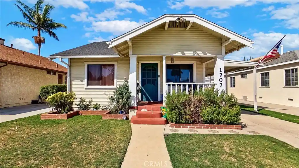 Photo 1 of Single family home for sale at 1707 E Poinsettia St, Long Beach, CA 90805 | MLS# SB26206281 | Listing updated on 2026-10-19