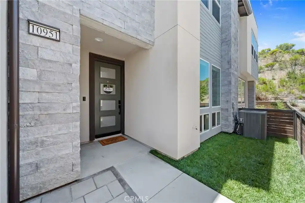 Photo 1 of Townhouse for sale at 10951 Lotta Ct, San Diego, CA 92126 | MLS# SR26208039 | Listing updated on 2026-10-16