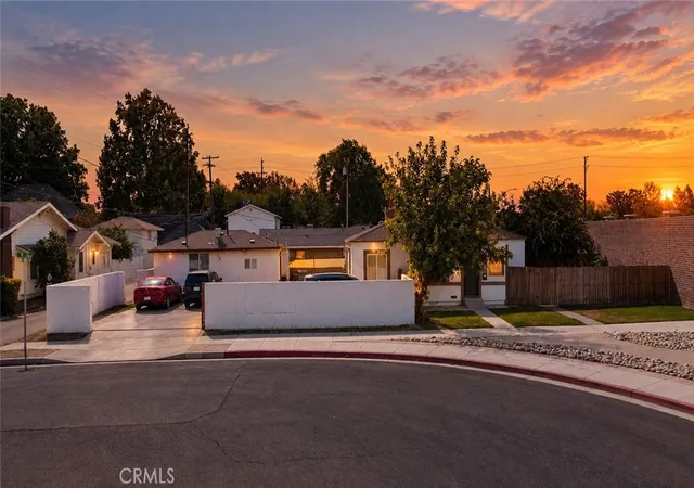 Photo 1 of Multi family home for sale at 2321 B, Bakersfield, CA 93301 | MLS# OC26208066 | Listing updated on 2026-09-23