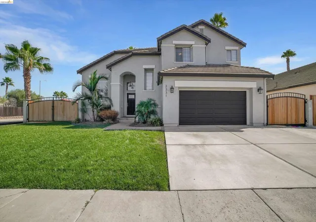 Photo 3 of Single family home for sale at 2331 Newport Pl, Discovery Bay, CA 94505 | MLS# 41149152 | Listing updated on 2026-10-11