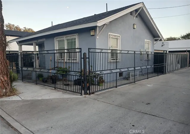 Photo 1 of Single family home for sale at 112 E Pine St, Santa Ana, CA 92701 | MLS# PW26207621 | Listing updated on 2026-10-10