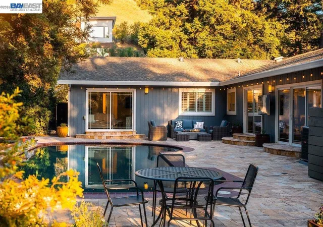 Photo 3 of Single family home for sale at 3081 Oakraider Dr, Alamo, CA 94507 | MLS# 41149163 | Listing updated on 2026-10-02