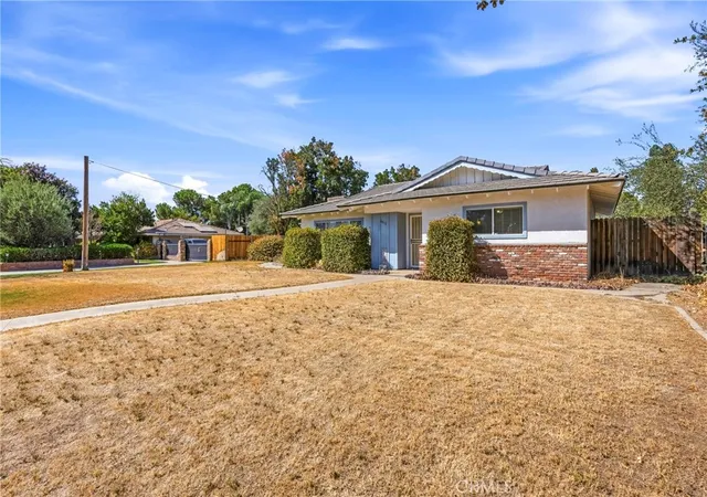 Photo 2 of Single family home for sale at 6612 Olive, Bakersfield, CA 93308 | MLS# OC26208104 | Listing updated on 2026-09-30