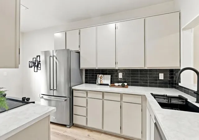 Listing Photo 5 - Condo for sale in building located at 170 Marylinn Dr, Milpitas, CA 95035