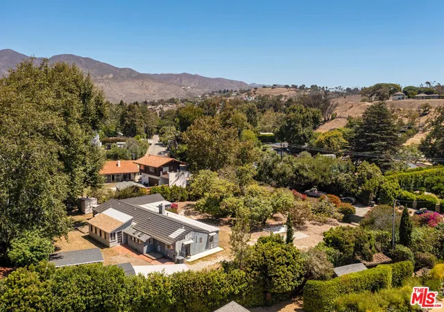 Photo 3 of Single family home for sale at 6225 Bonsall Dr, Malibu, CA 90265 | MLS# 26992125 | Listing updated on 2026-10-01
